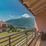 Monolocale Con Soppalco Brezza Del Lario By Varenna Holidays Da 11 A 18 E Da 28 A 35 *