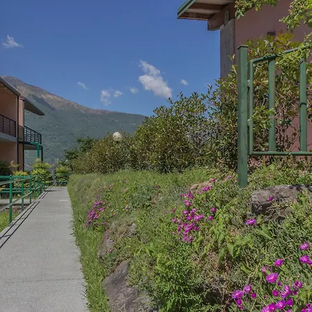 Monolocale Con Soppalco Brezza Del Lario By Varenna Holidays Da 11 A 18 E Da 28 A 35