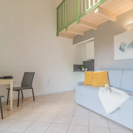 Appartamento Monolocale Con Soppalco Brezza Del Lario By Varenna Holidays Dervio