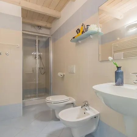 Monolocale Con Soppalco Brezza Del Lario By Varenna Holidays Da 11 A 18 E Da 28 A 35 Διαμέρισμα *