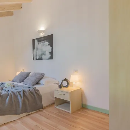 Monolocale Con Soppalco Brezza Del Lario By Varenna Holidays Dervio