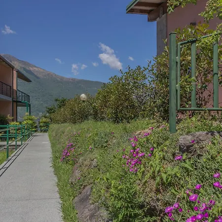Apartment Monolocale Con Soppalco Brezza Del Lario By Varenna Holidays Da 11 A 18 E Da 28 A 35