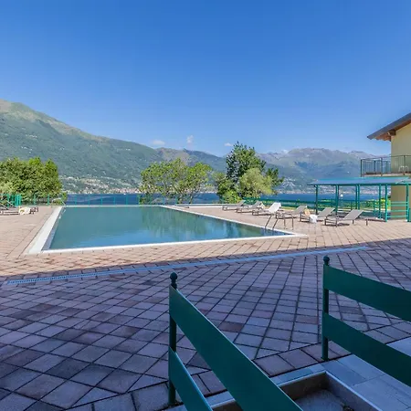 Monolocale Con Soppalco Brezza Del Lario By Varenna Holidays Da 11 A 18 E Da 28 A 35 Дервио