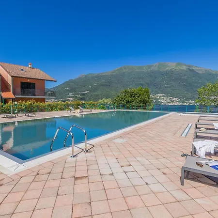 Monolocale Con Soppalco Brezza Del Lario By Varenna Holidays Da 11 A 18 E Da 28 A 35 Апартаменты