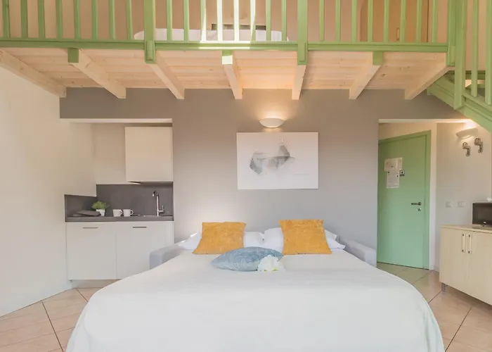 Monolocale Con Soppalco Brezza Del Lario By Varenna Holidays Da 11 A 18 E Da 28 A 35