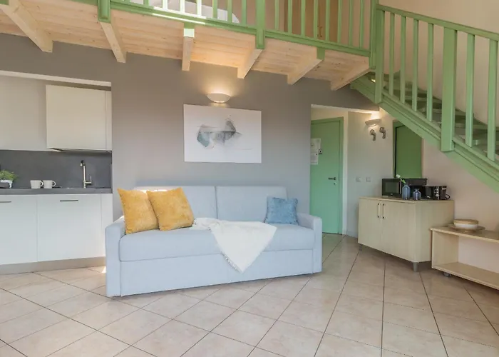 Apartment Monolocale Con Soppalco Brezza Del Lario By Varenna Holidays Da 11 A 18 E Da 28 A 35