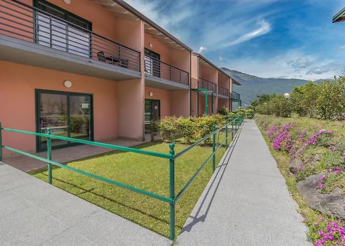 Apartment Monolocale Con Soppalco Brezza Del Lario By Varenna Holidays Da 11 A 18 E Da 28 A 35 *