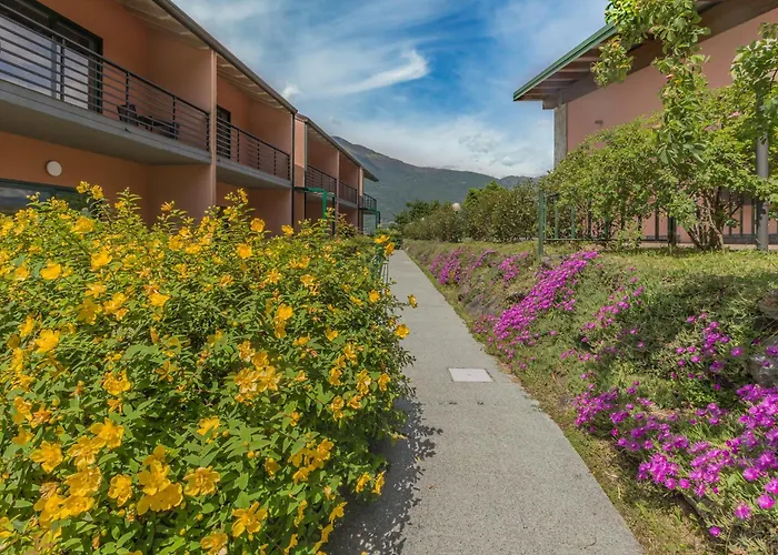 Apartment Monolocale Con Soppalco Brezza Del Lario By Varenna Holidays Da 11 A 18 E Da 28 A 35 *