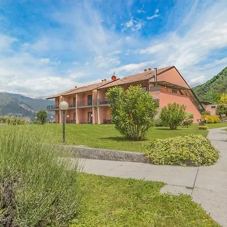 Monolocale Con Soppalco Brezza Del Lario By Varenna Holidays Da 11 A 18 E Da 28 A 35 デルヴィオ