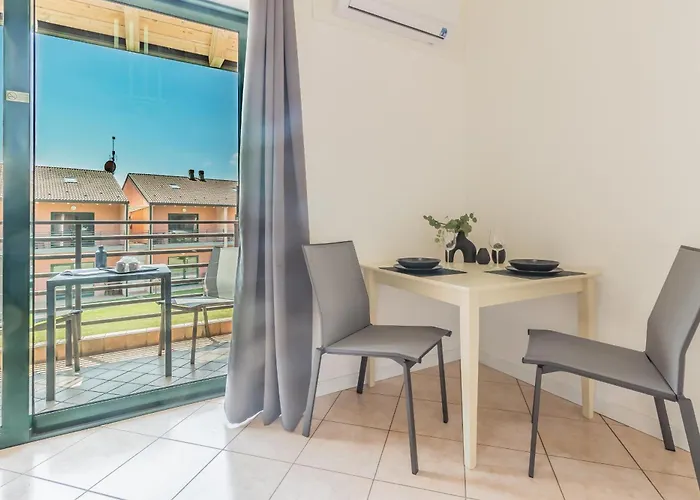 Monolocale Con Soppalco Brezza Del Lario By Varenna Holidays Da 11 A 18 E Da 28 A 35