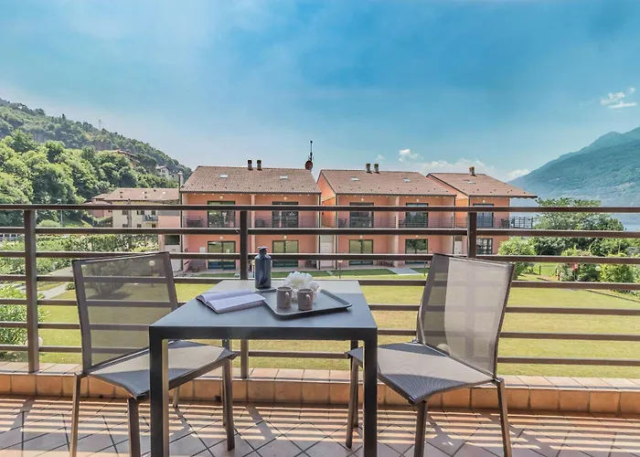 アパート Monolocale Con Soppalco Brezza Del Lario By Varenna Holidays Da 11 A 18 E Da 28 A 35 デルヴィオ