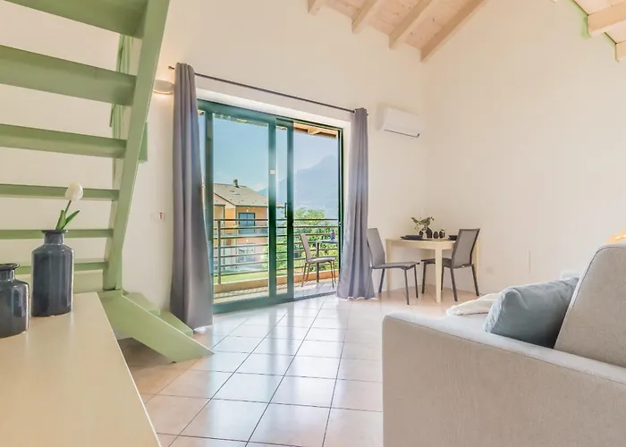 Monolocale Con Soppalco Brezza Del Lario By Varenna Holidays Appartamento Dervio